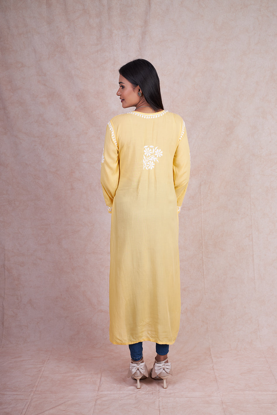 Modal Yasmin Chikankari Kurta